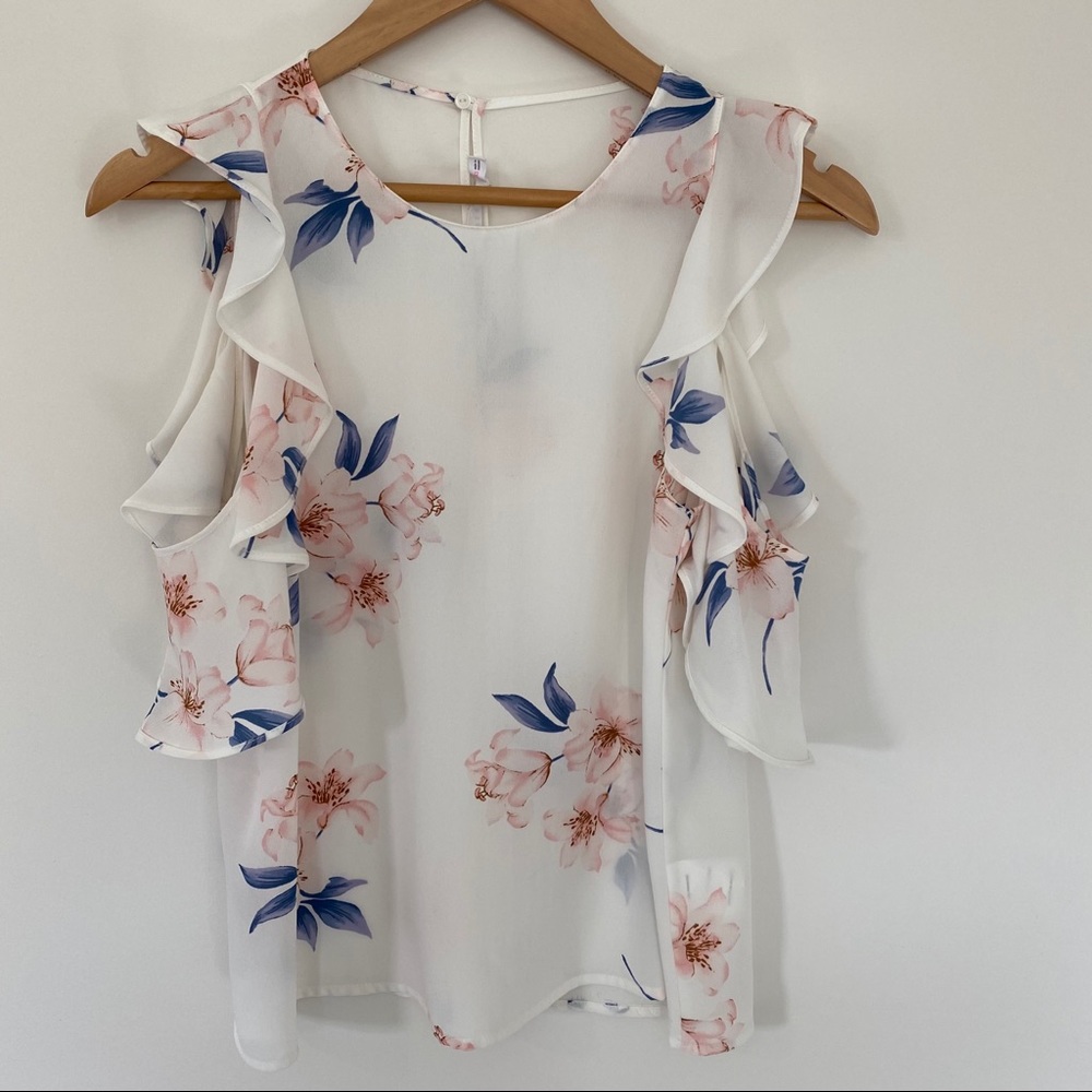 {Lush} Ruffle Cold Shoulder Top - Picture 11 of 15